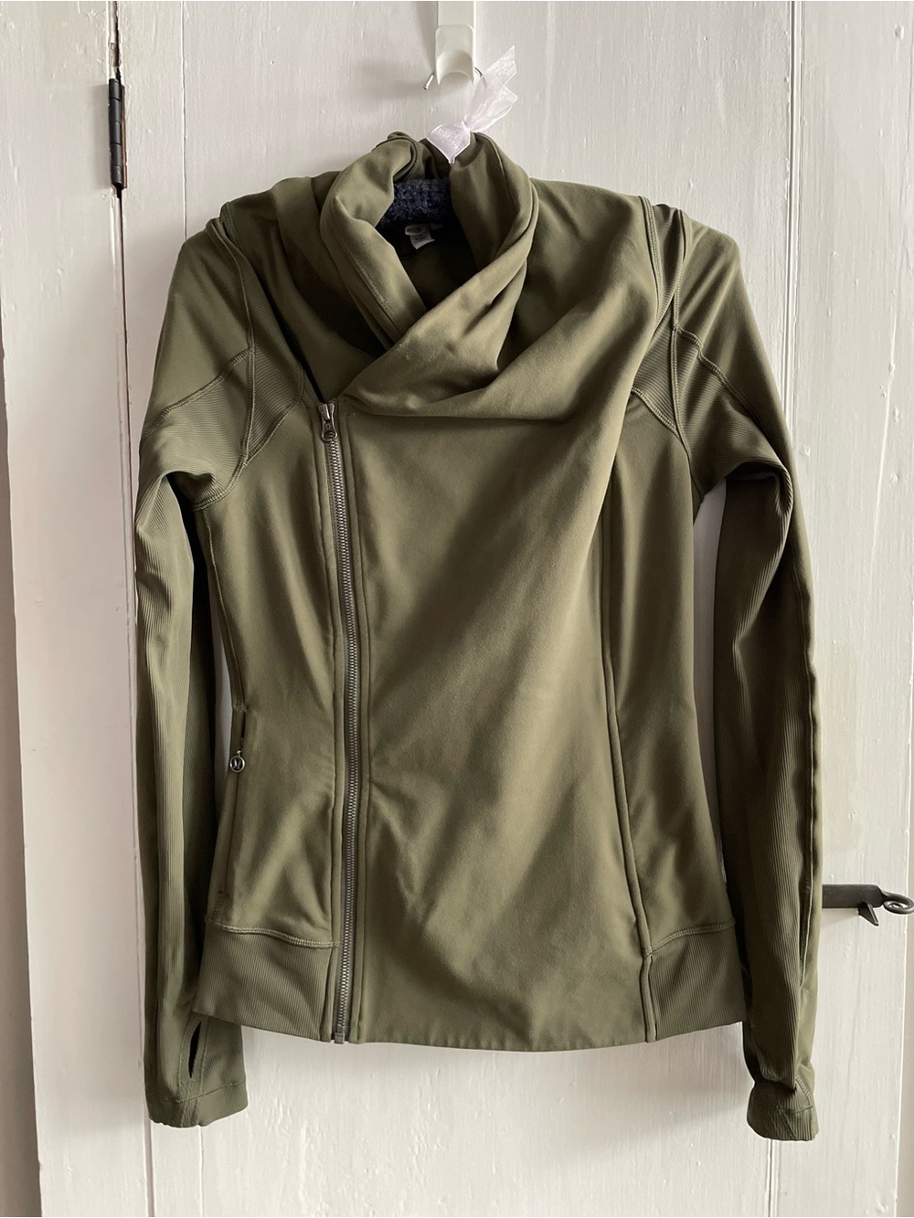 Lululemon Fatigue Green Bhakti Yoga Jacket Size 8 Double Zip Wrap Thumbholes